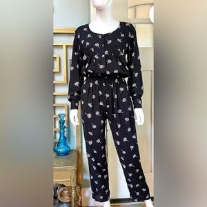 Angie Jumpsuit Daisy and Black Size Medium with pockets